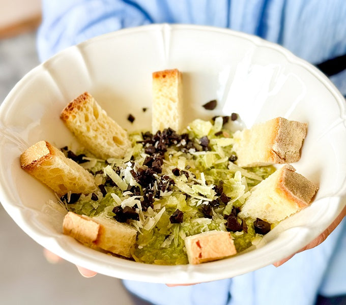 Crema di fave, pecorino e aglio nero